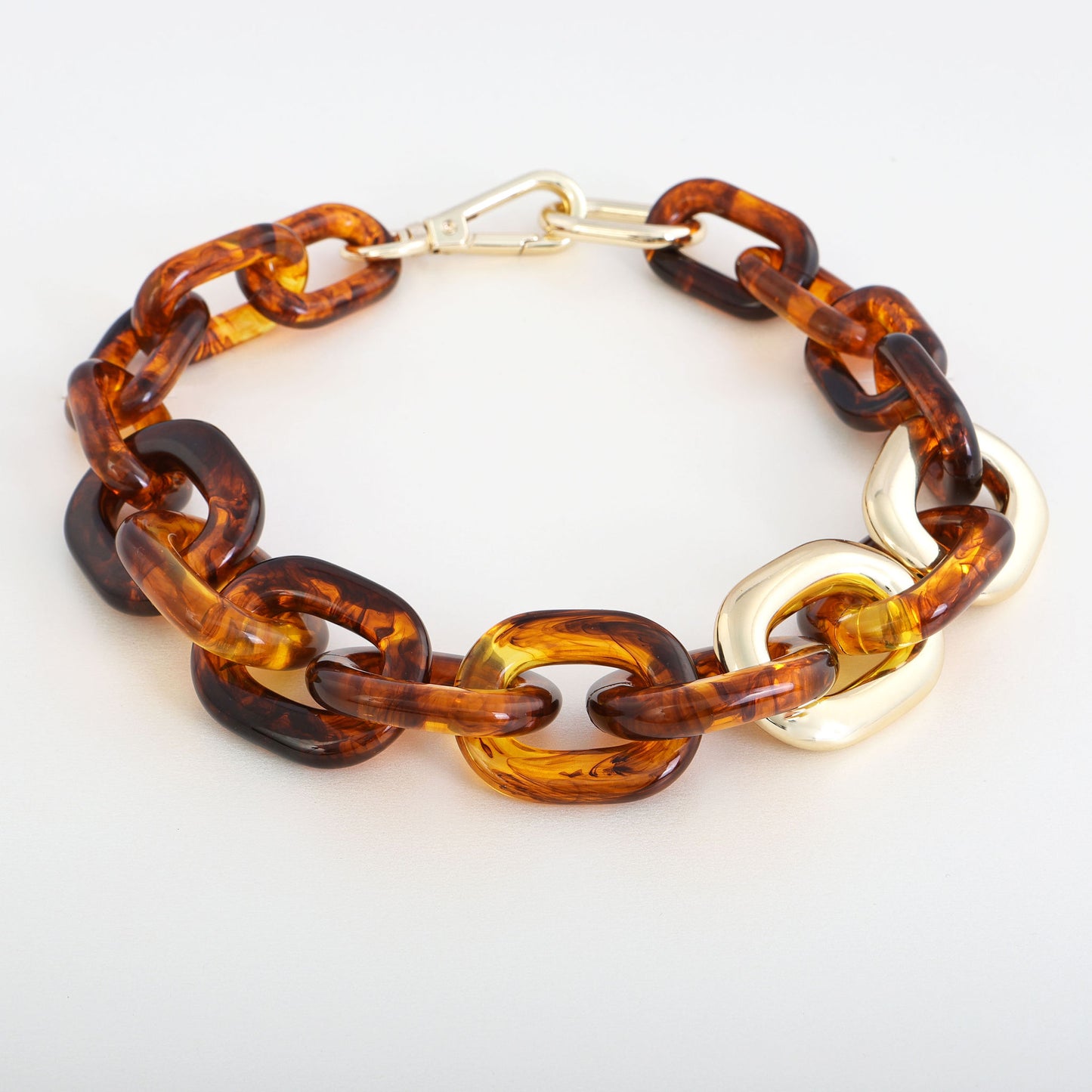 Statement and stylish chunky amber tortoise link chain necklace